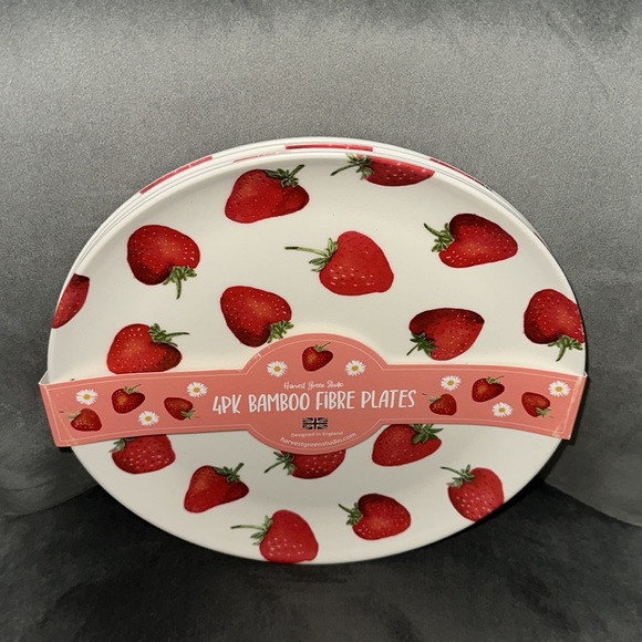 Strawberry bamboo fiber plates set of 4 - Picture 2 of 3